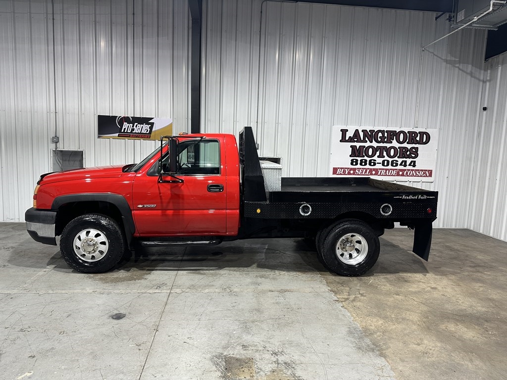2006 Chevrolet Silverado 3500 Reg Cab 137.0" WB, 60.4" CA 2WD WT