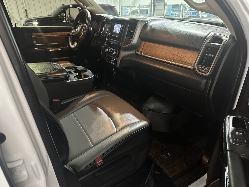 RAM 2500 Tradesman 4x4 Crew Cab 8' Box 2020 RAM 2500 Tradesman 4x4 Crew Cab 8' Box 2020