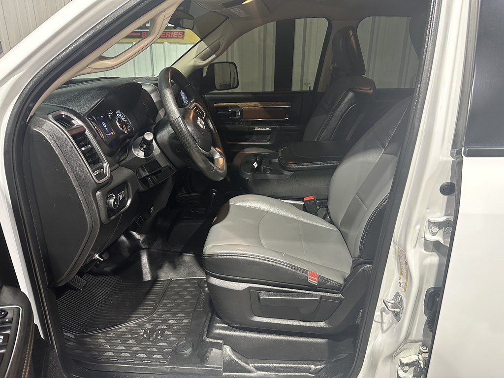 RAM 2500 Tradesman 4x4 Crew Cab 8' Box 2020 RAM 2500 Tradesman 4x4 Crew Cab 8' Box 2020