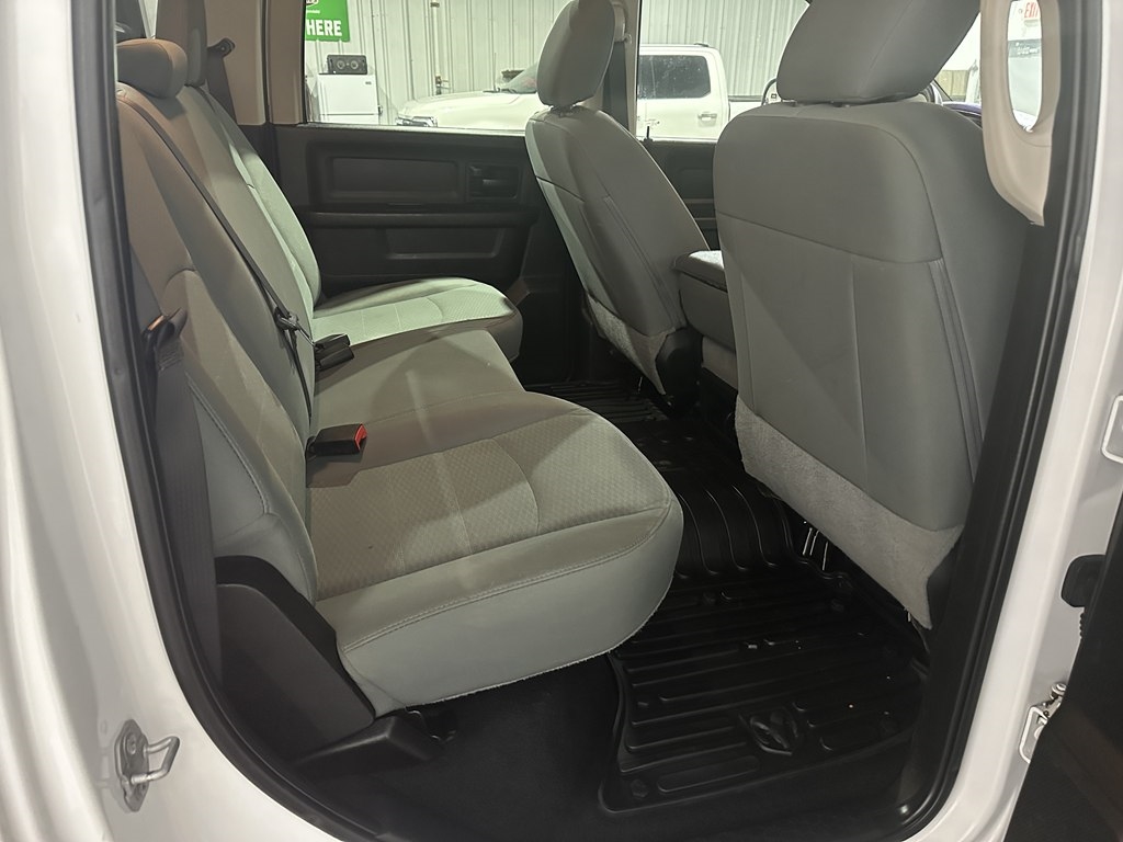 RAM 2500 Tradesman 4x4 Crew Cab 6'4" Box 2018