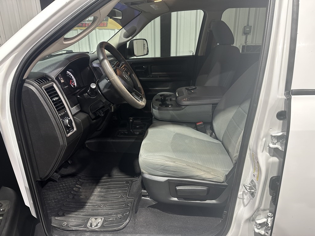 RAM 2500 Tradesman 4x4 Crew Cab 6'4" Box 2018