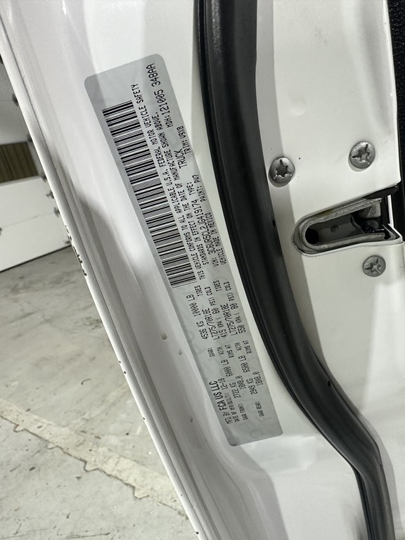 RAM 2500 Tradesman 4x4 Crew Cab 6'4" Box 2018