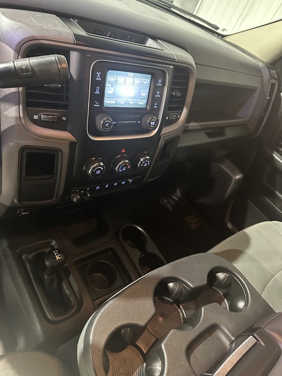 RAM 2500 Tradesman 4x4 Crew Cab 6'4" Box 2018