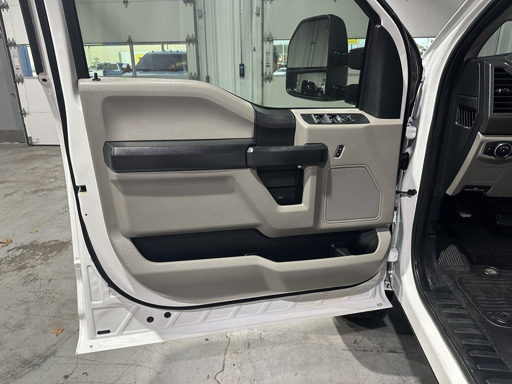 Ford Super Duty F-250 SRW XL 4WD Crew Cab 6.75' Box 2019