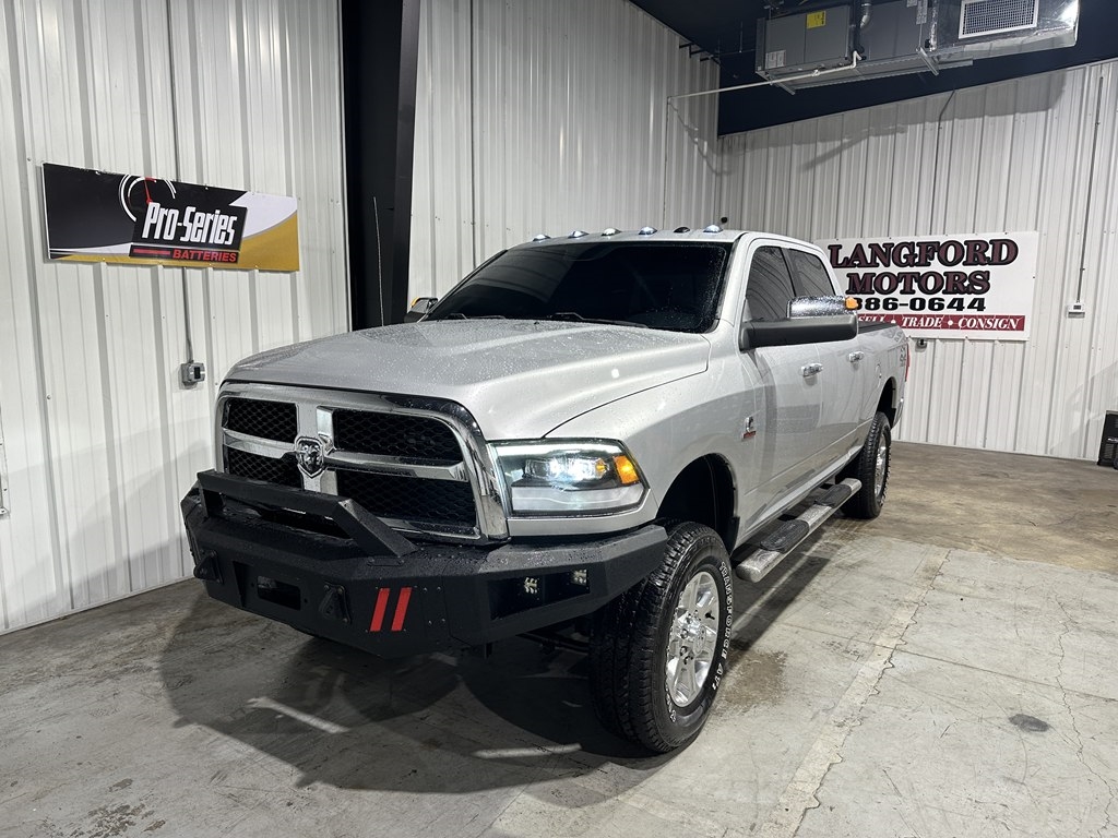 RAM 2500 SLT 4x4 Crew Cab 6'4" Box 2017