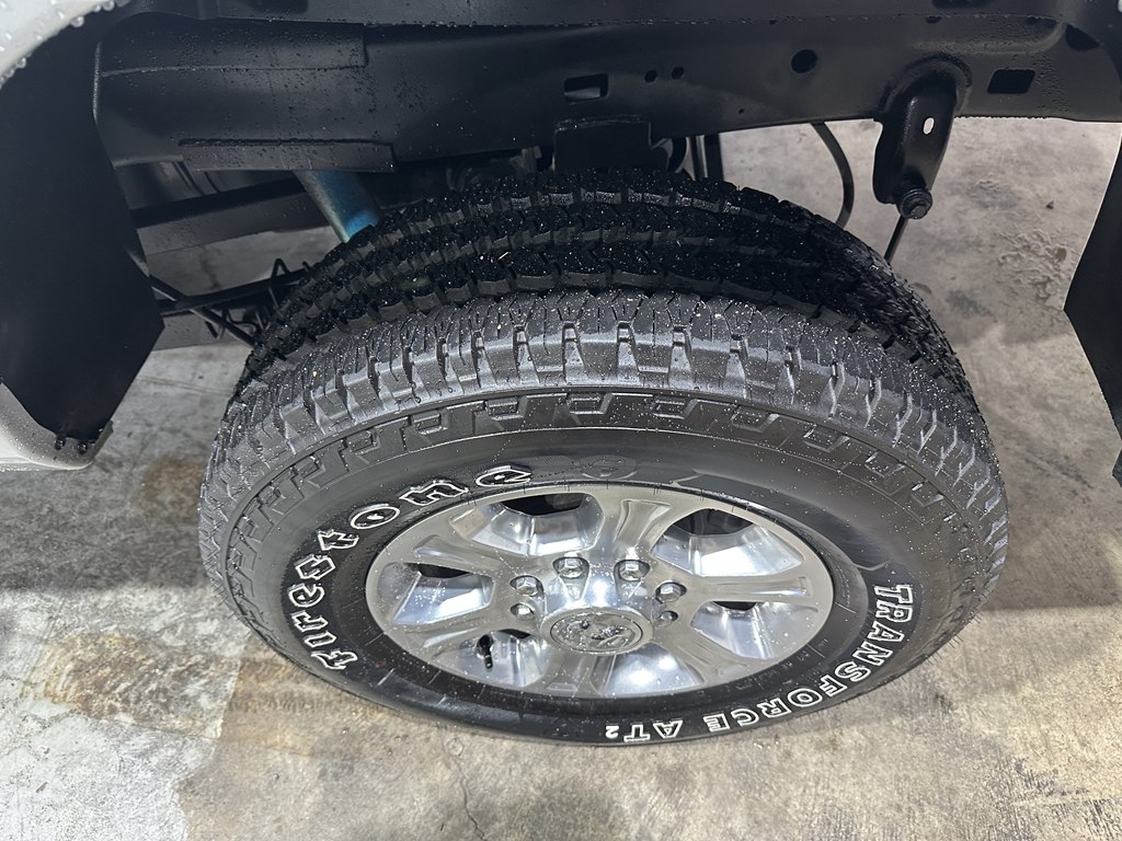 RAM 2500 SLT 4x4 Crew Cab 6'4" Box 2017