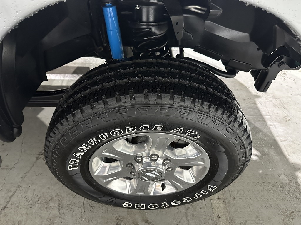 RAM 2500 SLT 4x4 Crew Cab 6'4" Box 2017