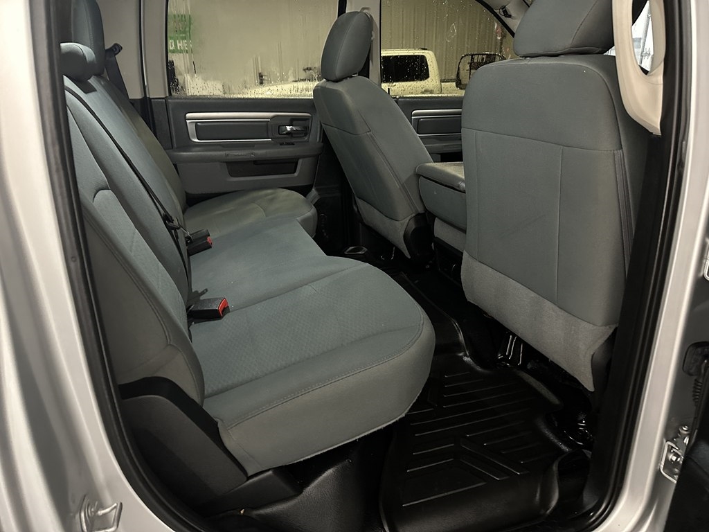 RAM 2500 SLT 4x4 Crew Cab 6'4" Box 2017