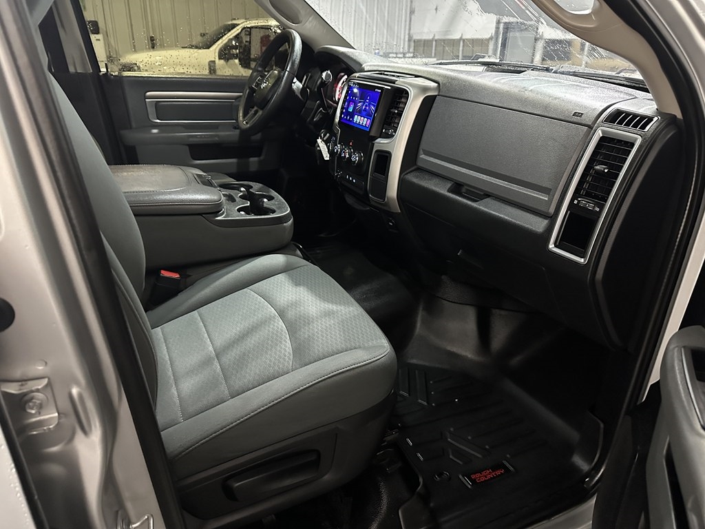 RAM 2500 SLT 4x4 Crew Cab 6'4" Box 2017