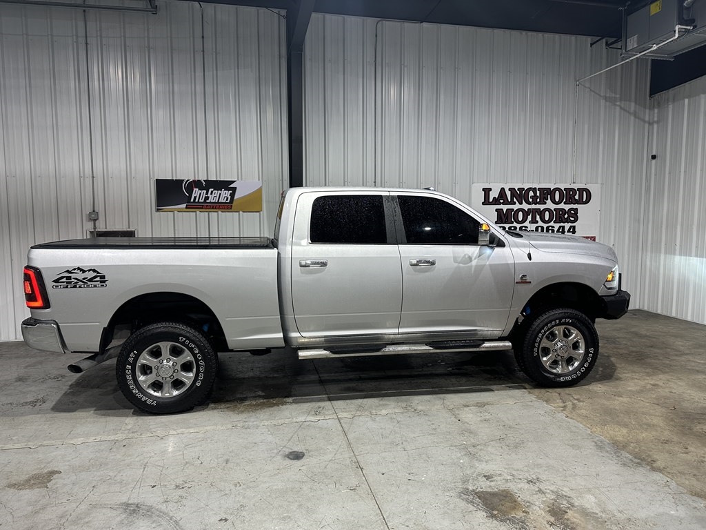 RAM 2500 SLT 4x4 Crew Cab 6'4" Box 2017