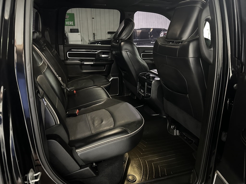 RAM 3500 Laramie 4x4 Crew Cab 8' Box 2019