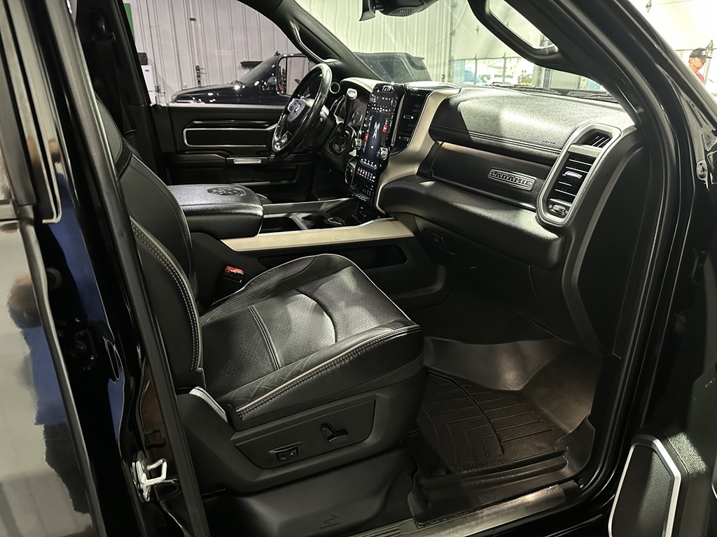 RAM 3500 Laramie 4x4 Crew Cab 8' Box 2019