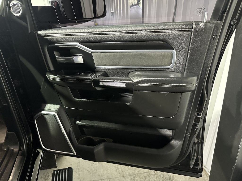 RAM 3500 Laramie 4x4 Crew Cab 8' Box 2019