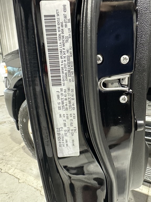 RAM 3500 Laramie 4x4 Crew Cab 8' Box 2019