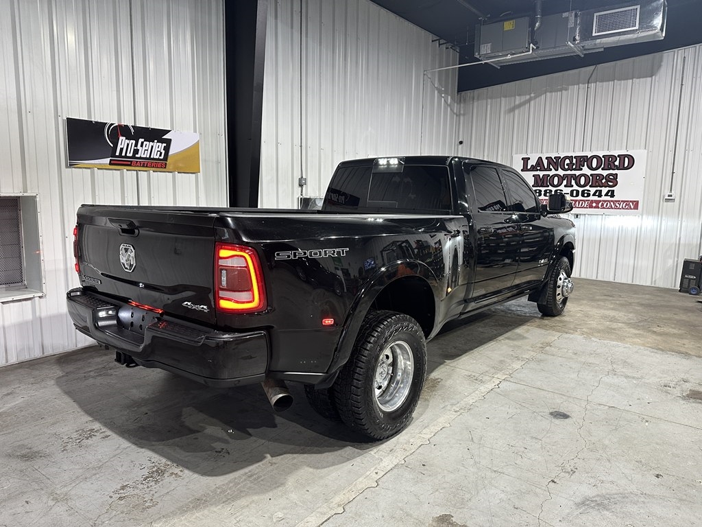 RAM 3500 Laramie 4x4 Crew Cab 8' Box 2019
