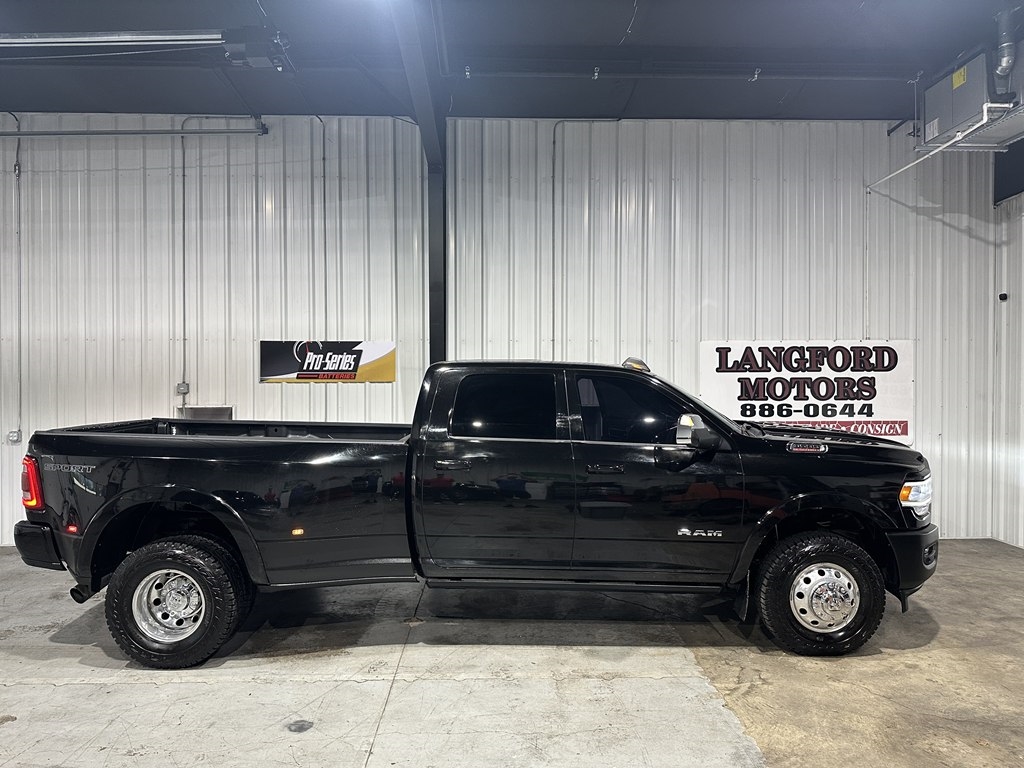 RAM 3500 Laramie 4x4 Crew Cab 8' Box 2019