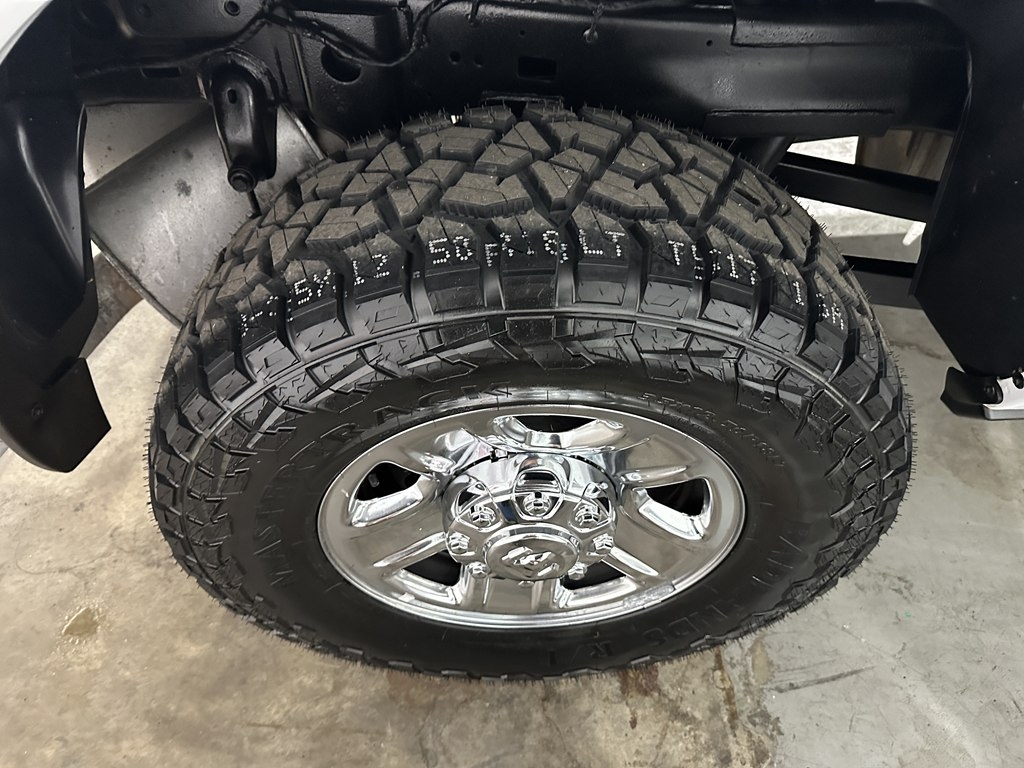 RAM 2500 Tradesman 4x4 Crew Cab 8' Box 2021