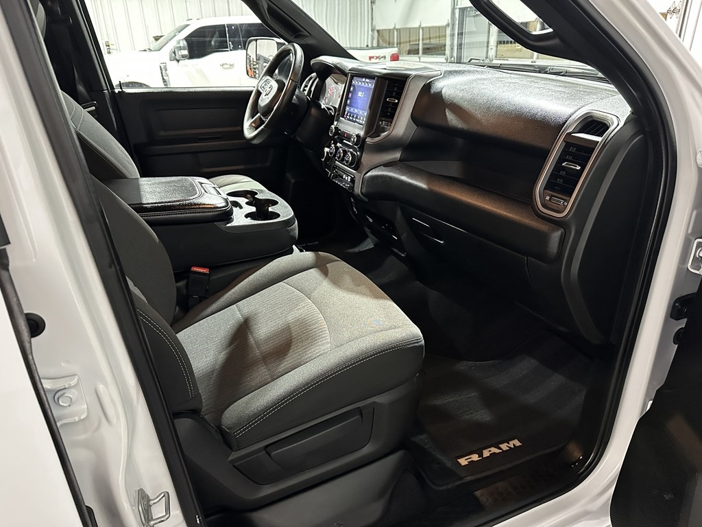 RAM 2500 Tradesman 4x4 Crew Cab 8' Box 2021