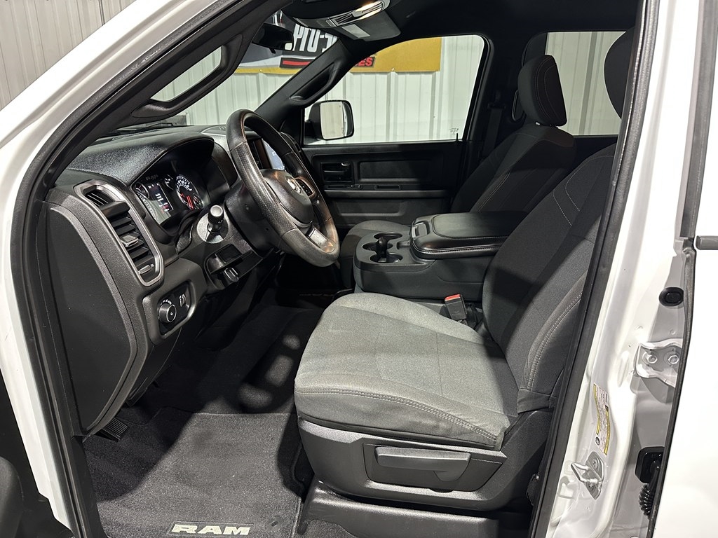 RAM 2500 Tradesman 4x4 Crew Cab 8' Box 2021