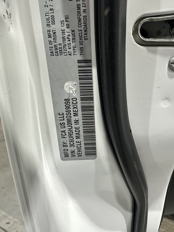 RAM 2500 Tradesman 4x4 Crew Cab 8' Box 2021