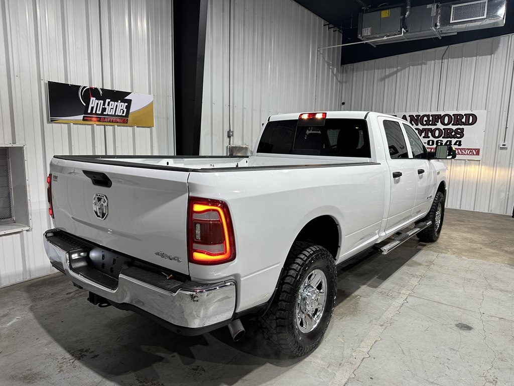 RAM 2500 Tradesman 4x4 Crew Cab 8' Box 2021