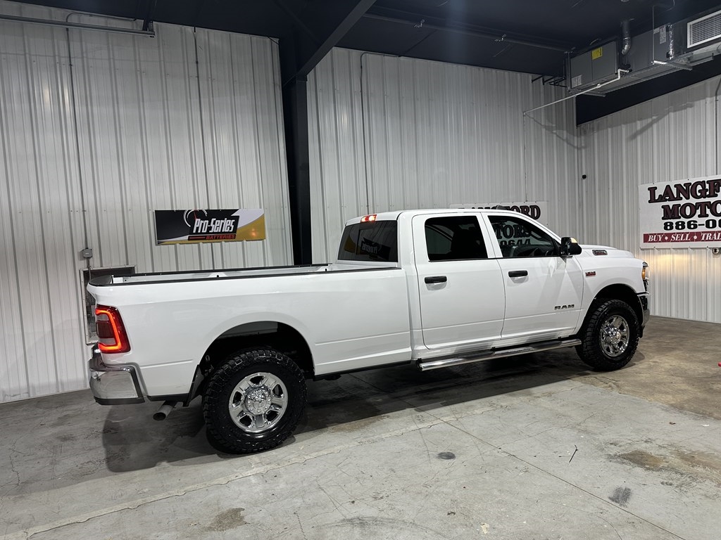 RAM 2500 Tradesman 4x4 Crew Cab 8' Box 2021