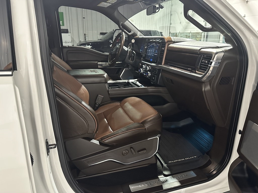 Ford Super Duty F-350 SRW King Ranch 4WD Crew Cab 6.75' Box 2024