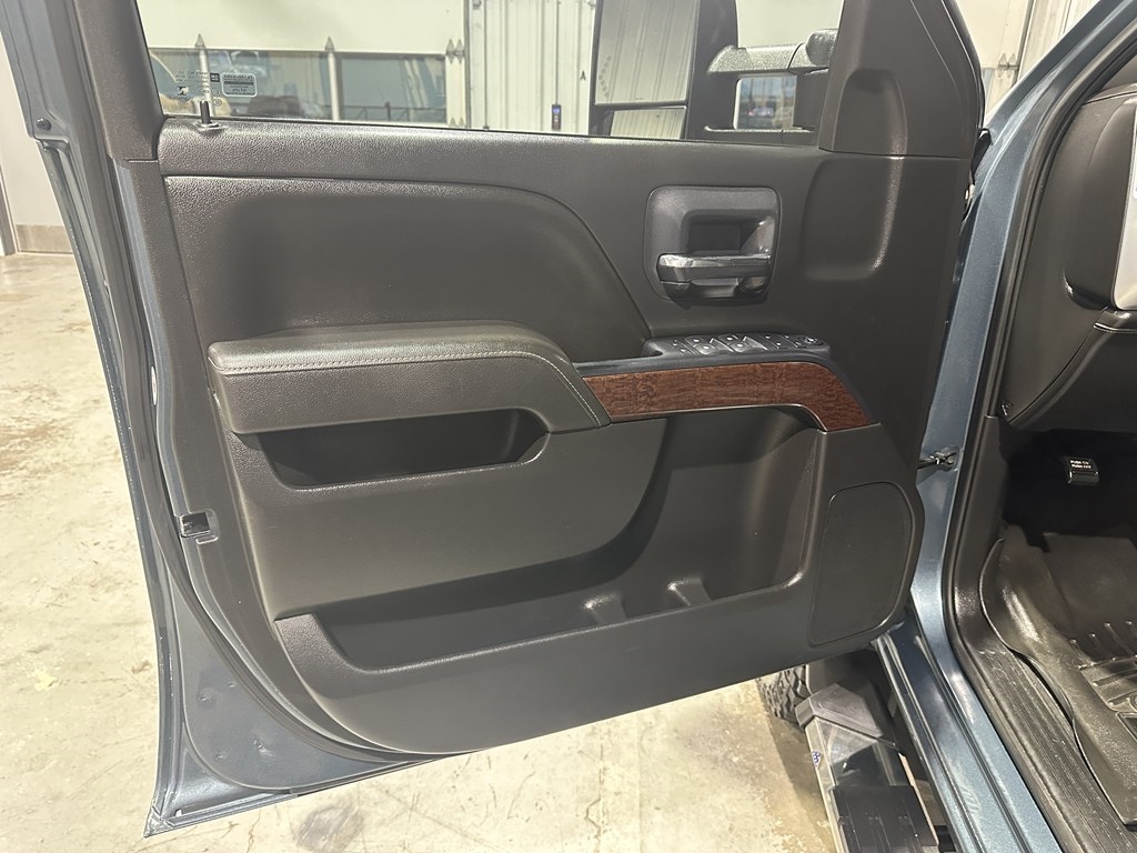 GMC Sierra 2500HD 4WD Double Cab 144.2" SLE 2015