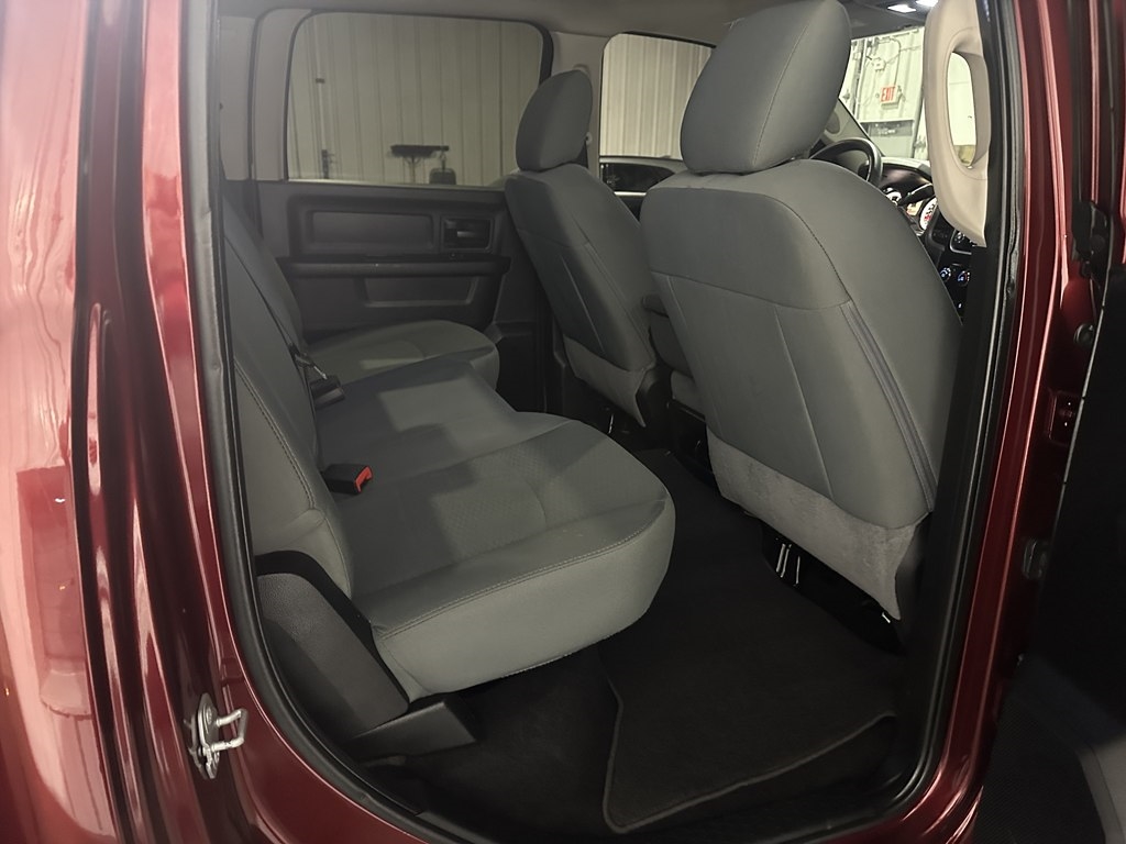 RAM 3500 Tradesman 4x4 Crew Cab 8' Box 2018