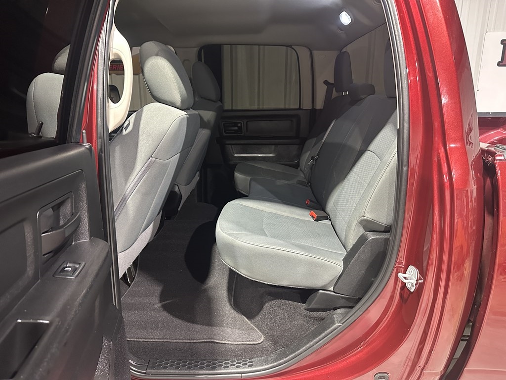 RAM 3500 Tradesman 4x4 Crew Cab 8' Box 2018