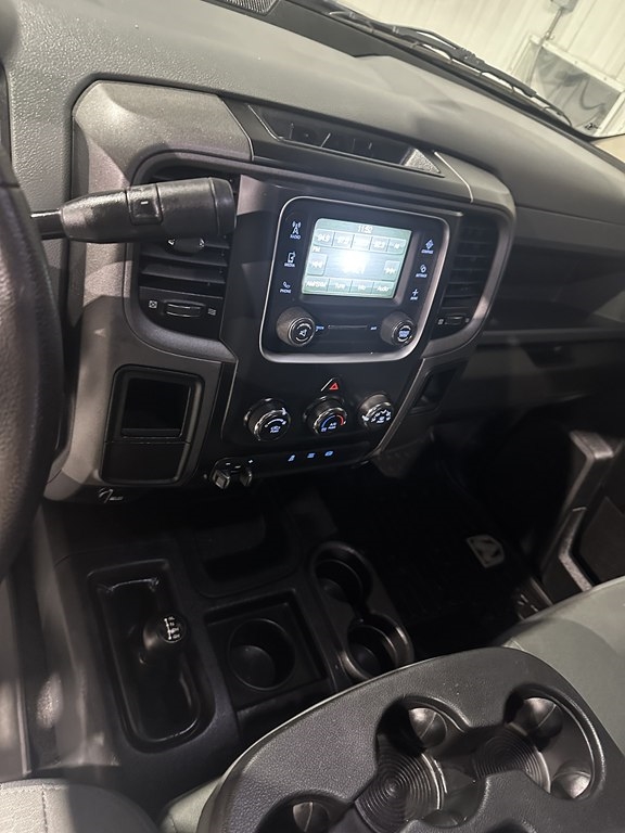 RAM 3500 Tradesman 4x4 Crew Cab 8' Box 2018