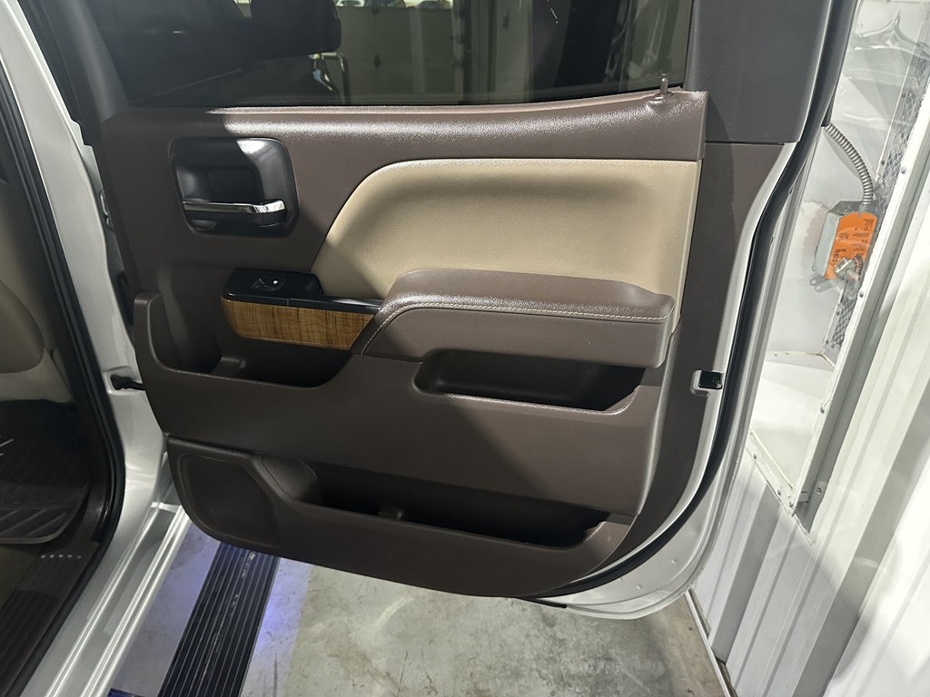 GMC Sierra 1500 4WD Crew Cab 143.5" SLT 2015