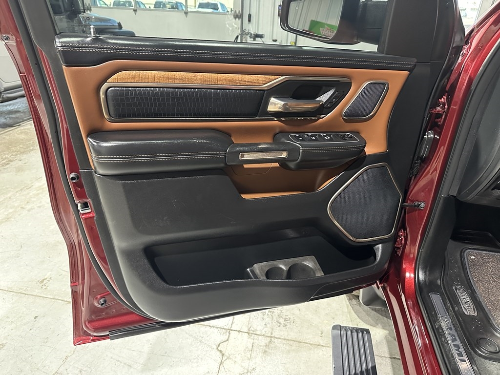 RAM 1500 Longhorn 4x4 Crew Cab 5'7" Box 2022