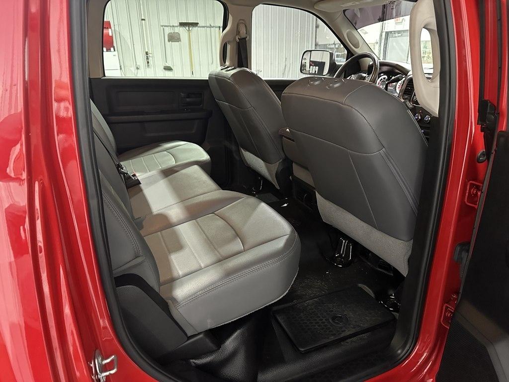 RAM 2500 Tradesman 4x4 Crew Cab 6'4" Box 2018