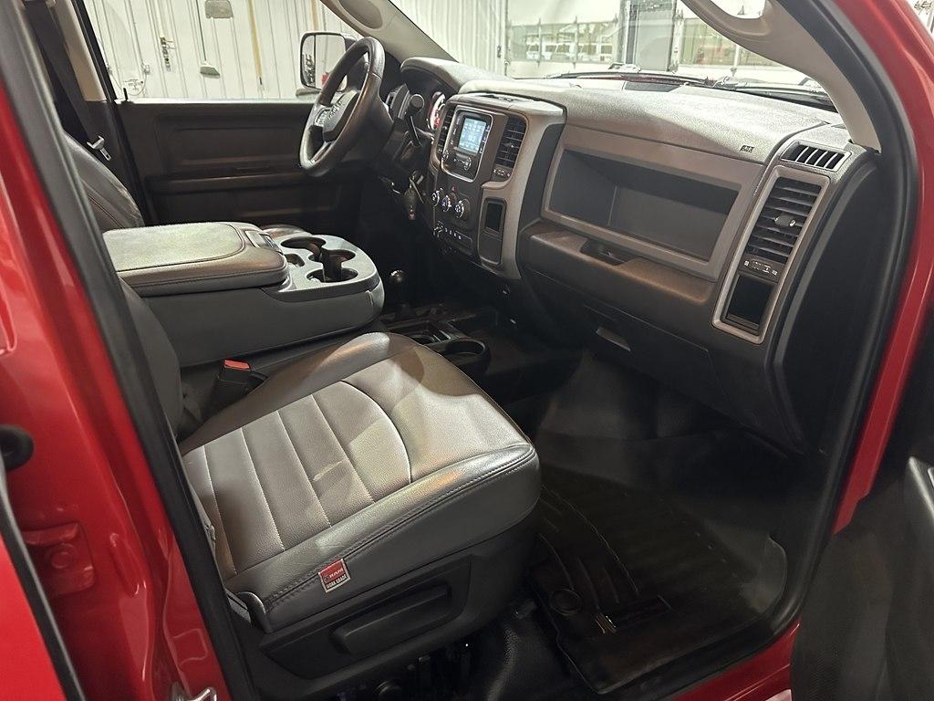 RAM 2500 Tradesman 4x4 Crew Cab 6'4" Box 2018
