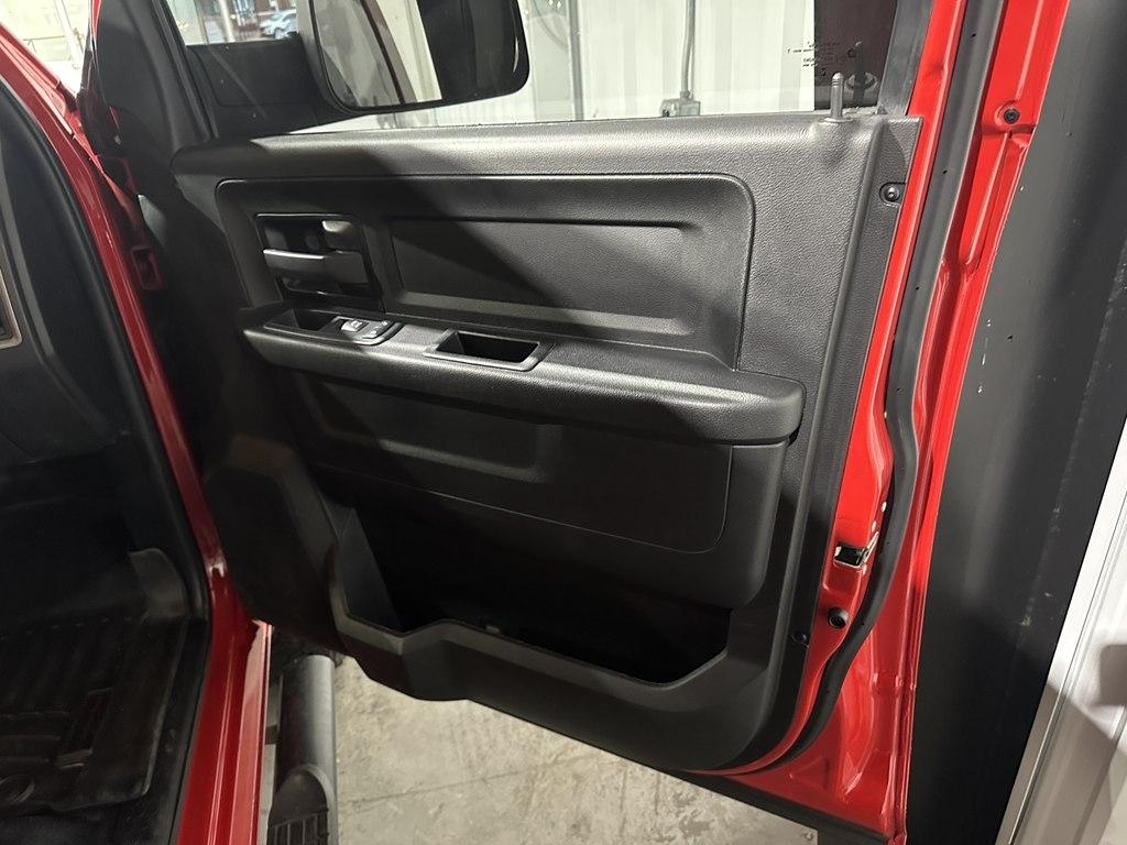 RAM 2500 Tradesman 4x4 Crew Cab 6'4" Box 2018