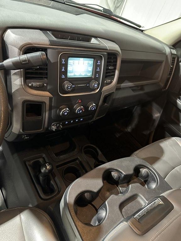 RAM 2500 Tradesman 4x4 Crew Cab 6'4" Box 2018