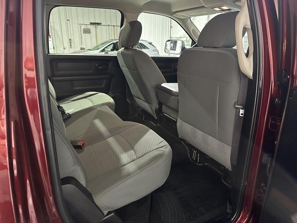 RAM 3500 4WD Crew Cab 169" Tradesman 2016