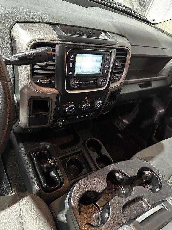 RAM 3500 4WD Crew Cab 169" Tradesman 2016