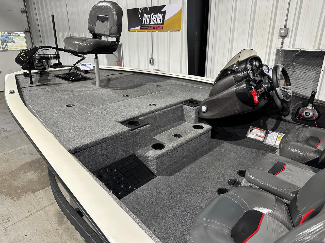 Tracker Pro Team 195 TXW  2023