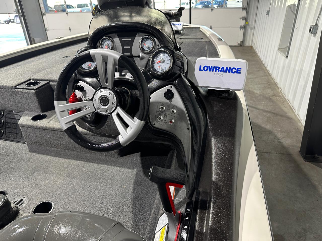 Tracker Pro Team 195 TXW  2023