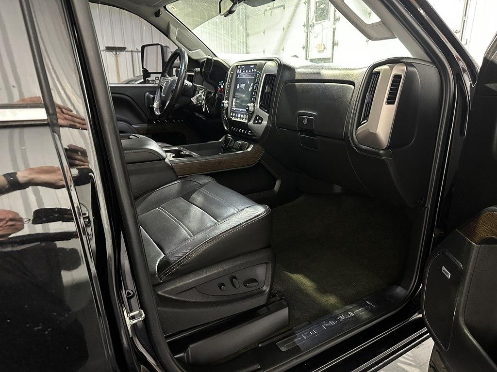 GMC Sierra 2500HD 4WD Crew Cab 153.7" Denali 2017