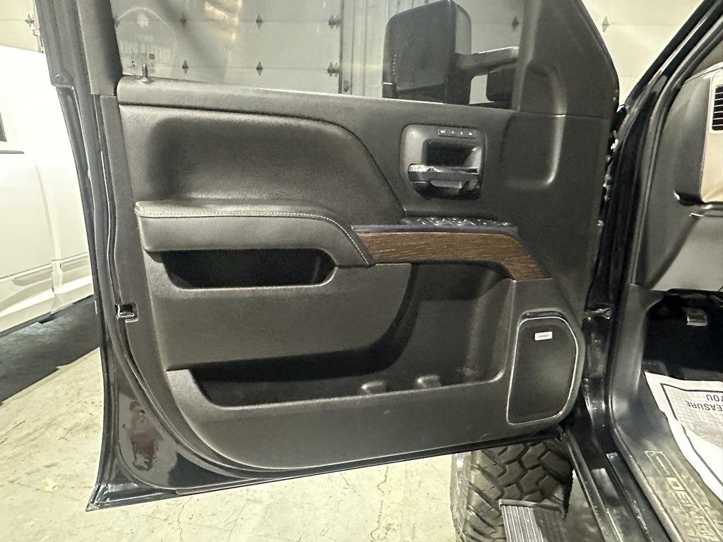 GMC Sierra 2500HD 4WD Crew Cab 153.7" Denali 2017