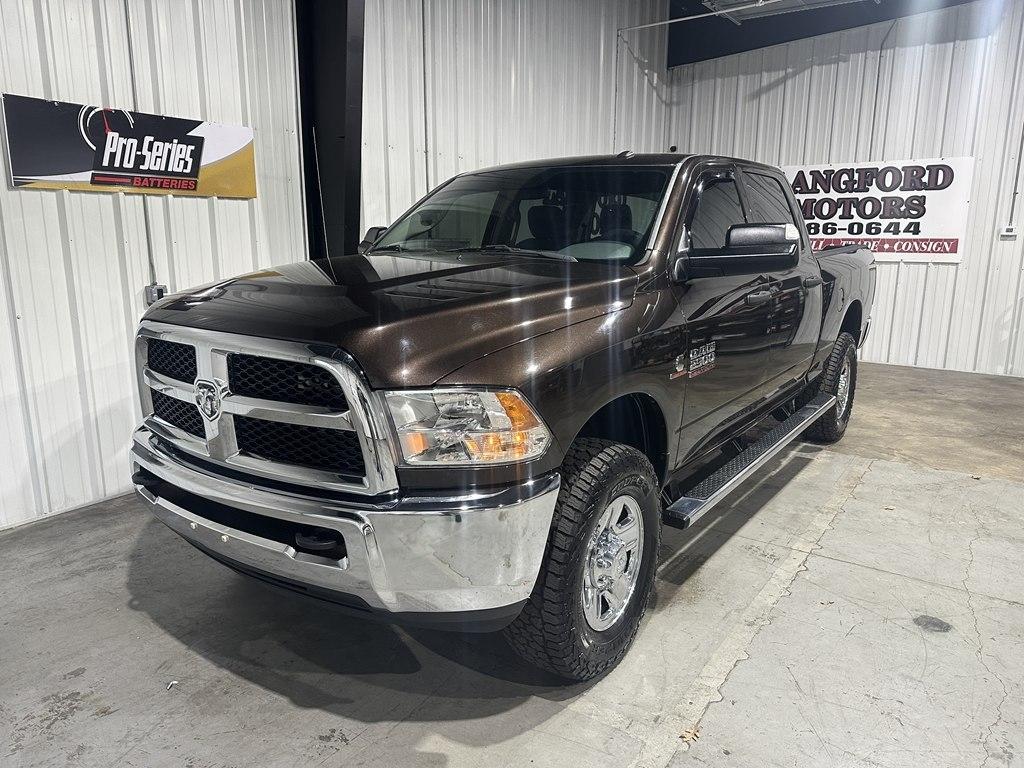 RAM 2500 Tradesman 4x4 Crew Cab 6'4" Box 2017