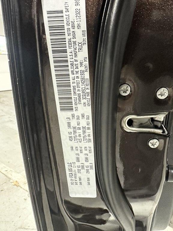 RAM 2500 Tradesman 4x4 Crew Cab 6'4" Box 2017