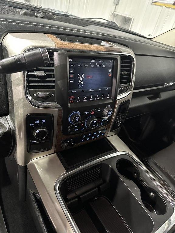 RAM 3500 Laramie 4x4 Crew Cab 8' Box 2018