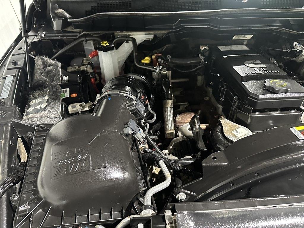 RAM 3500 Laramie 4x4 Crew Cab 8' Box 2018