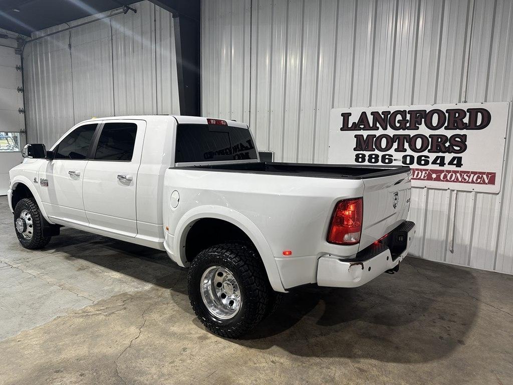 Dodge 3500 4WD Mega Cab 160.5" Laramie 2012