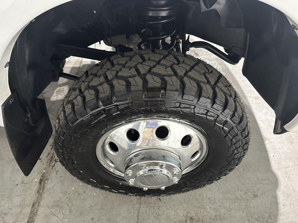 Dodge 3500 4WD Mega Cab 160.5" Laramie 2012