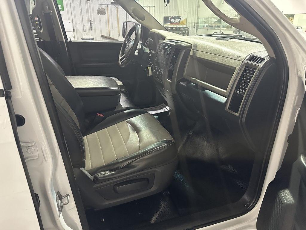 2011 RAM Ram 3500 Chassis Cab ST - Photo 9